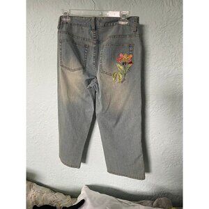 Two Girls Dancing‎ distressed Capri embroidered jeans, size 6